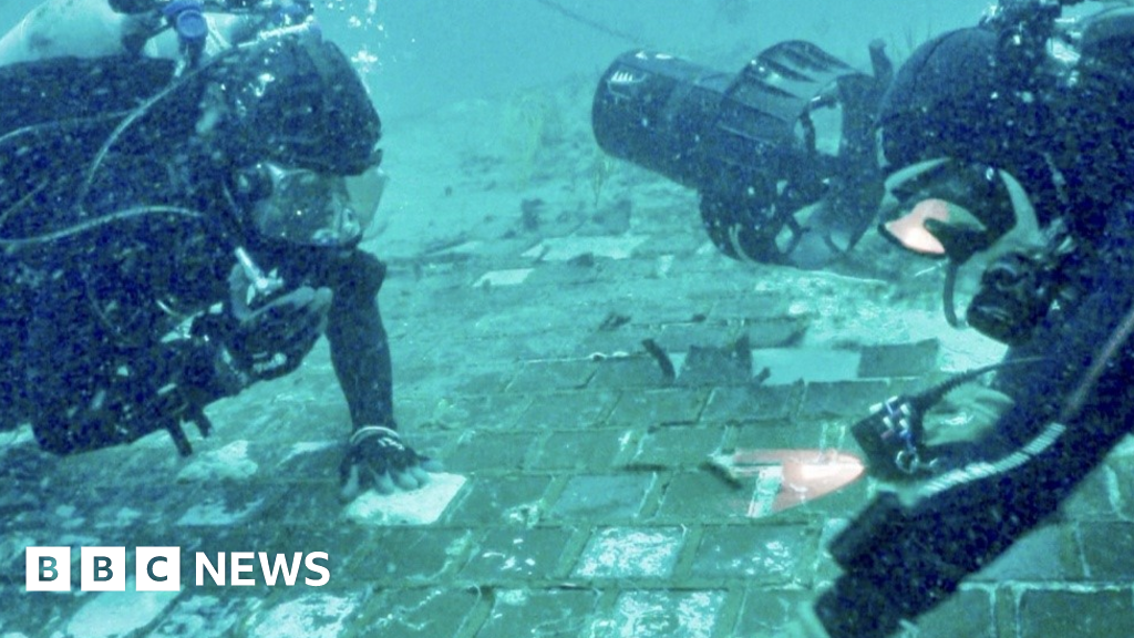 Divers discover Challenger space shuttle debris