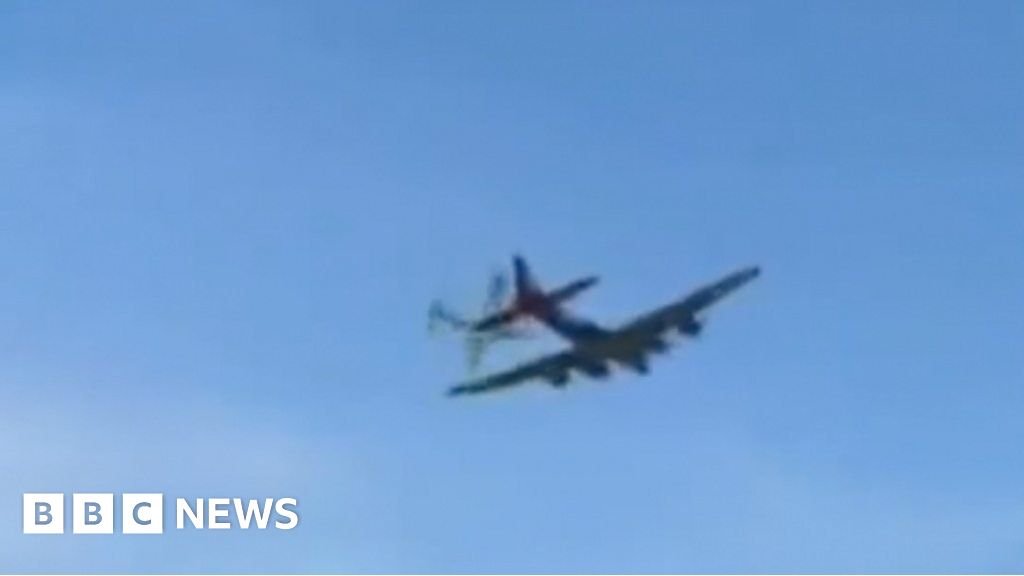 Two vintage planes collide in mid-air in Texas