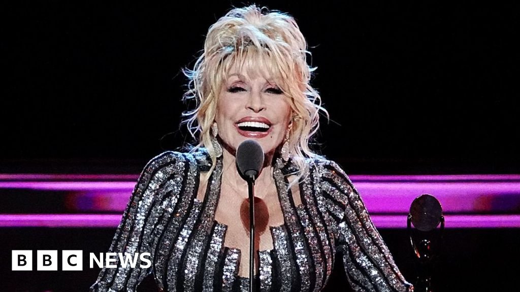 Country star Dolly Parton gets $100m award from Amazon founder Jeff Bezos