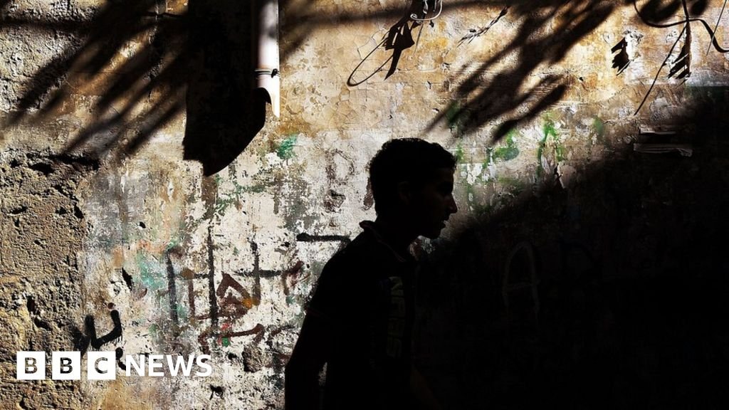 Islamic State: Lebanon's economic collapse drives recruitment
