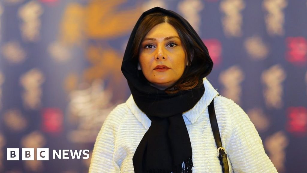 Two prominent Iranian actresses arrested - state media