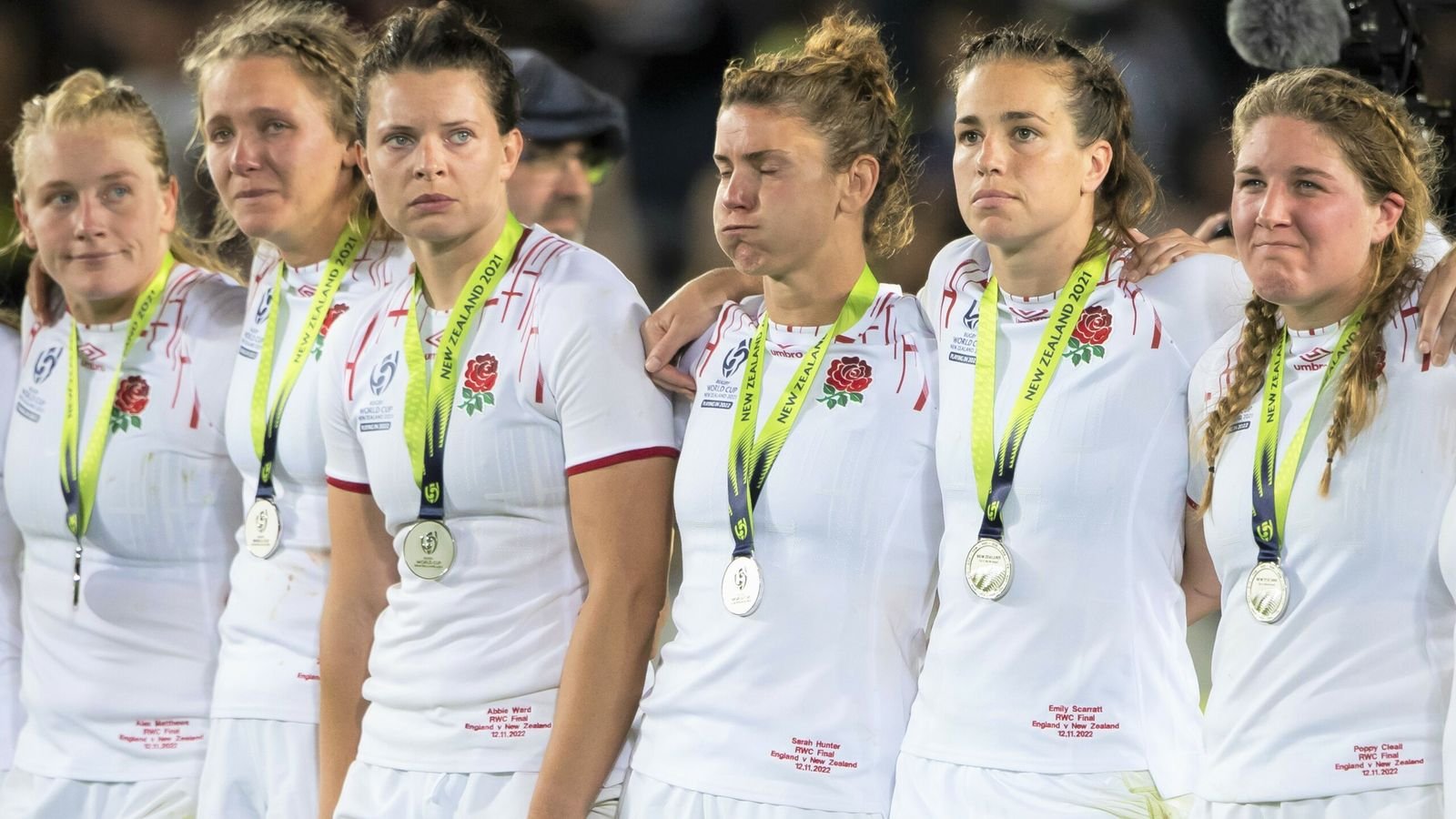 Rugby World Cup: England 'gutted' after loss but refuse to blame Lydia Thompson's red card for defeat