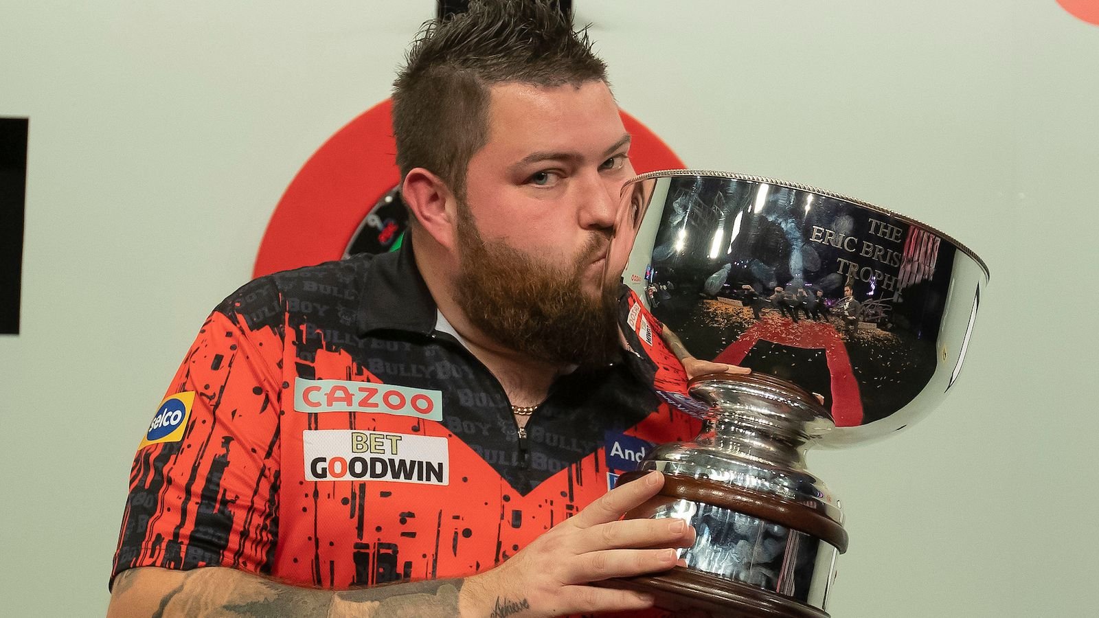 Grand Slam of Darts: Michael Smith wins in Wolverhampton to end his title duck