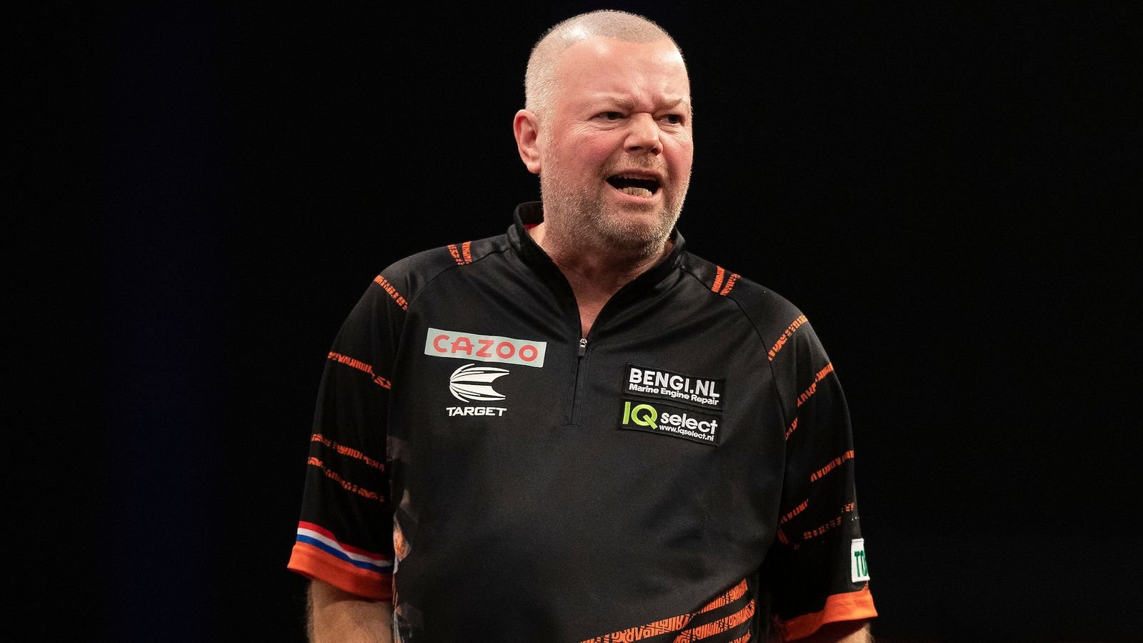 Grand Slam of Darts: Raymond van Barneveld stuns Gerwyn Price to set up semi-final showdown with Michael Smith