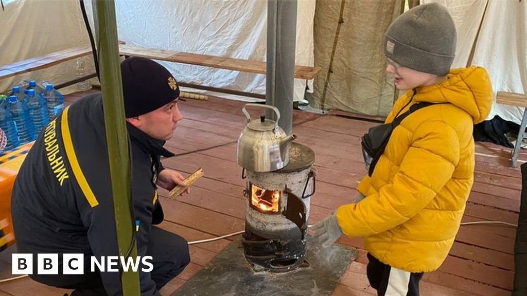 Ukraine war: Learning to survive in Ladyzhyn, a town with no heating