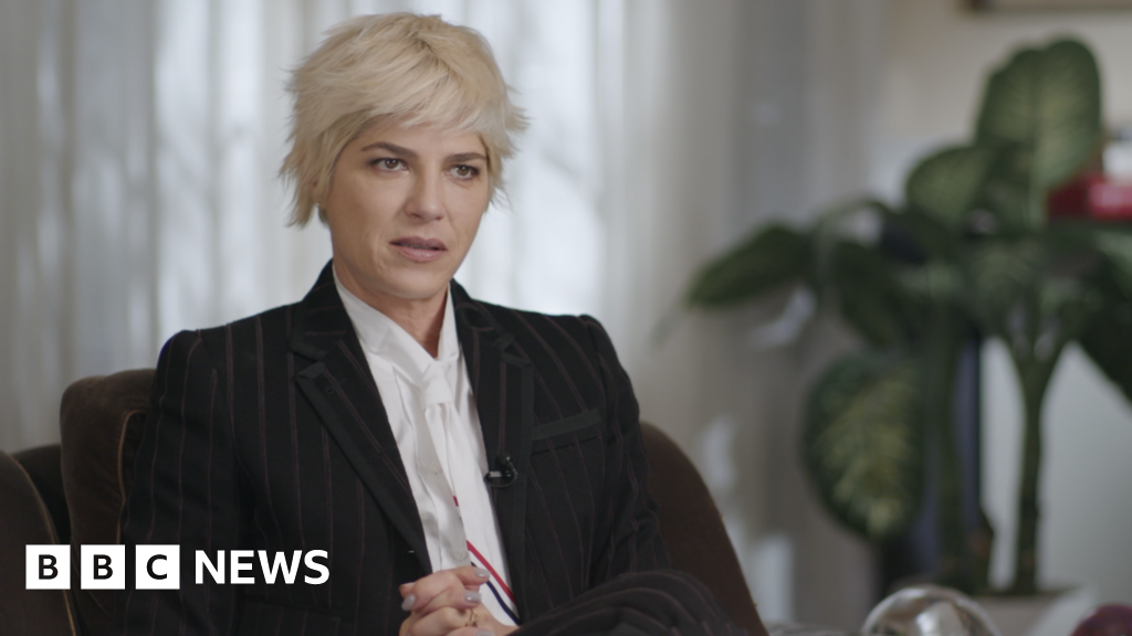 Selma Blair: 'Multiple sclerosis took my career down'