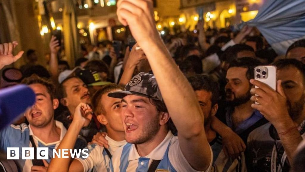World Cup 2022: Fans count down the hours to final