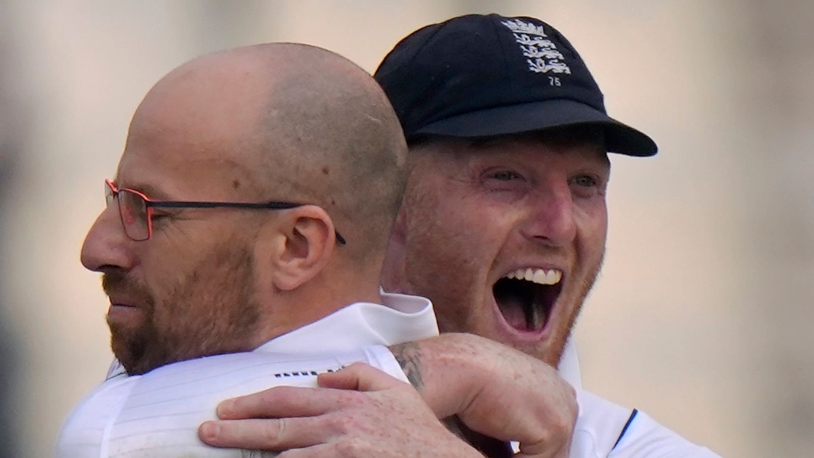 England edge towards Pakistan series win after 'perfect day', as Jack Leach savours 'crazy' 100 wickets