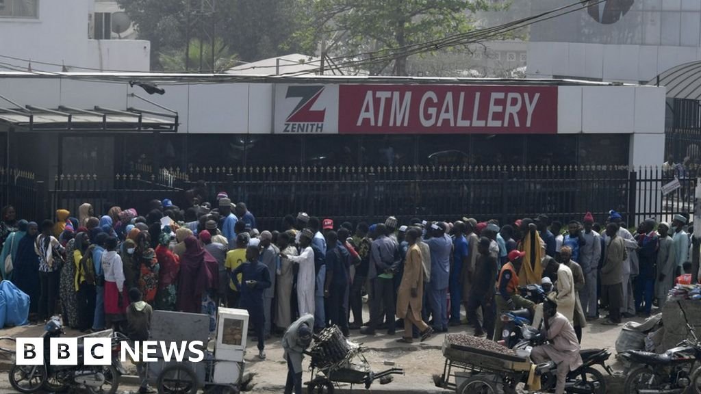 Nigeria's naira shortage: Banks attacked in Warri and Benin City