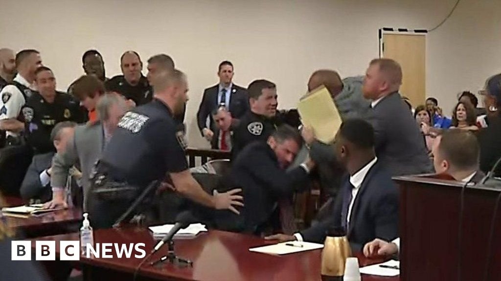 Buffalo shooting: Relative lunges at gunman before sentencing
