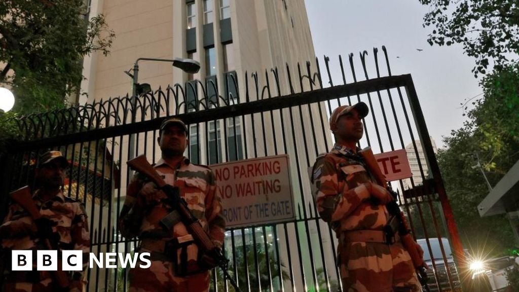 BBC India: MPs call Delhi and Mumbai searches 'intimidation'