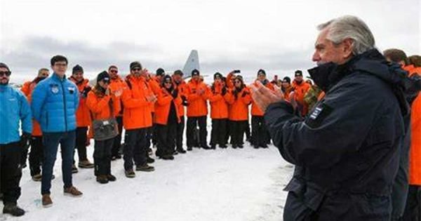 President Fernández sends message from “the end of the world”