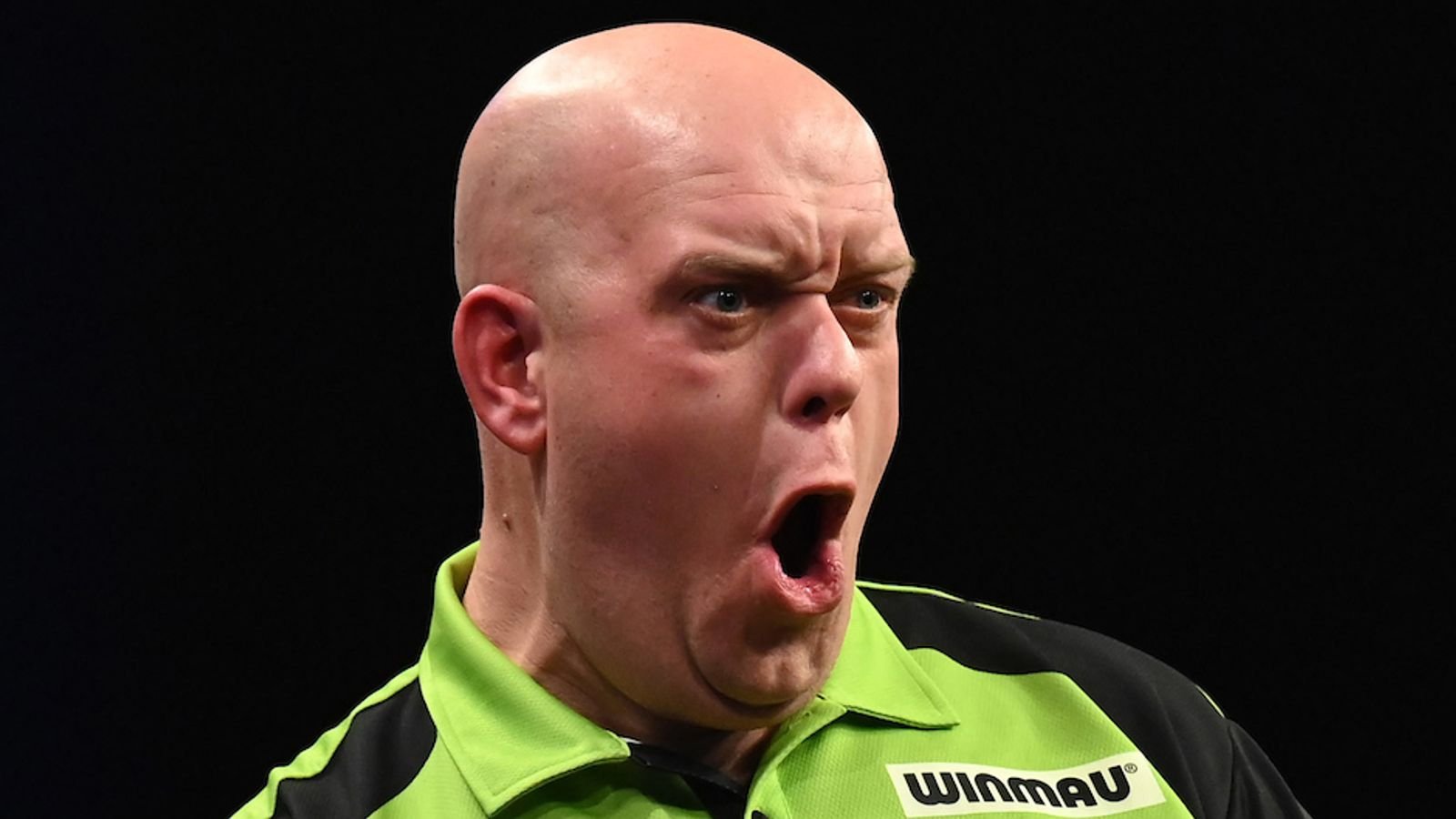 Premier League Darts: Michael van Gerwen defeats Gerwyn Price in final-leg thriller in Dublin