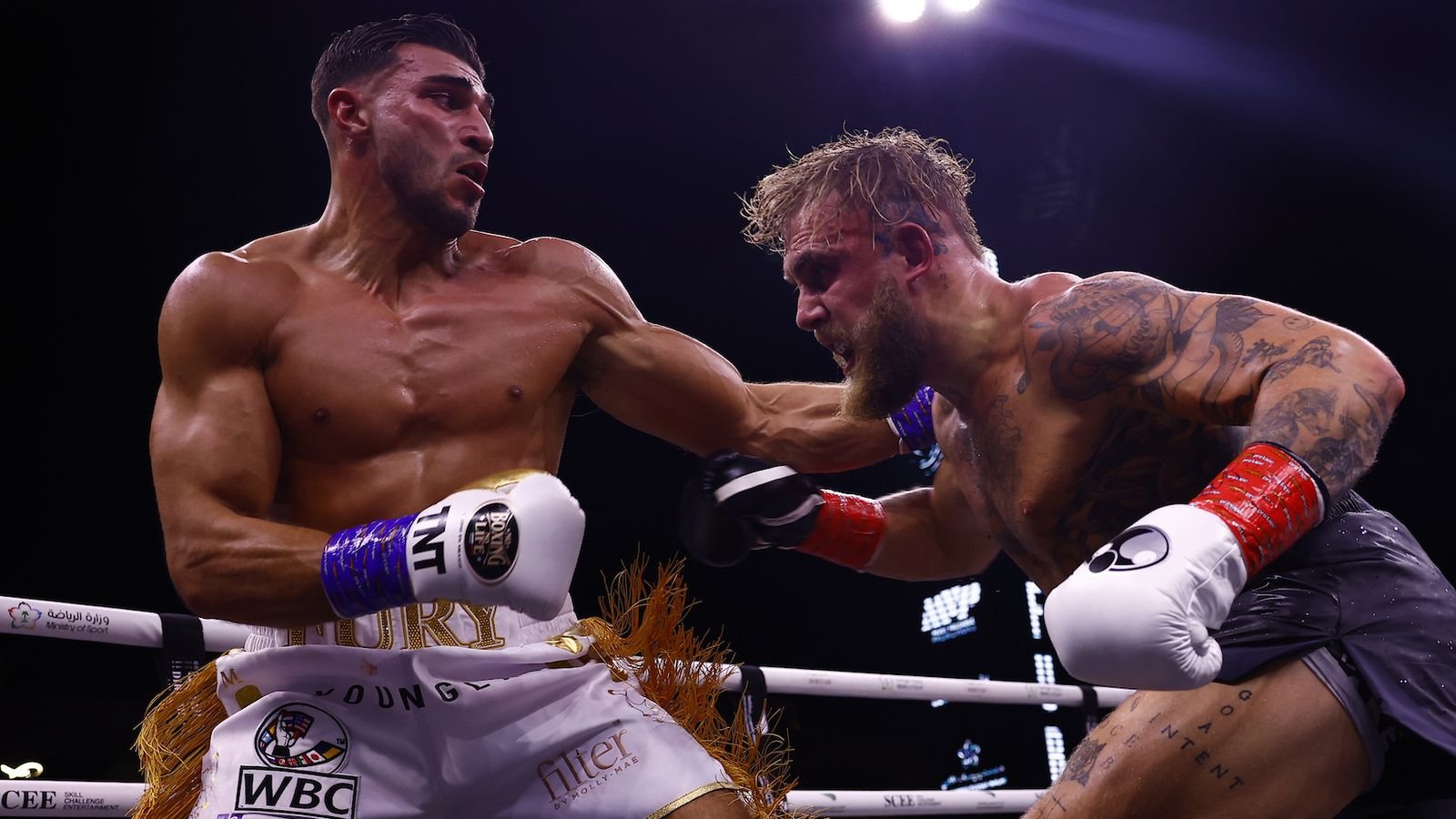 Paul lunges for Fury (Photo: Skill Challenge Entertainment)