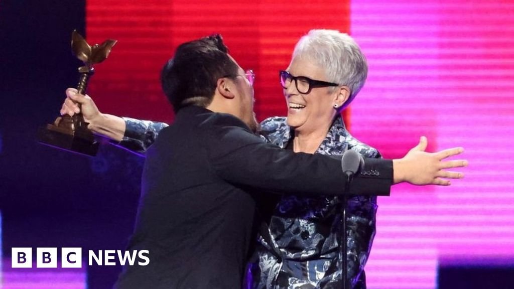 Everything Everywhere sweeps Independent Spirit Awards