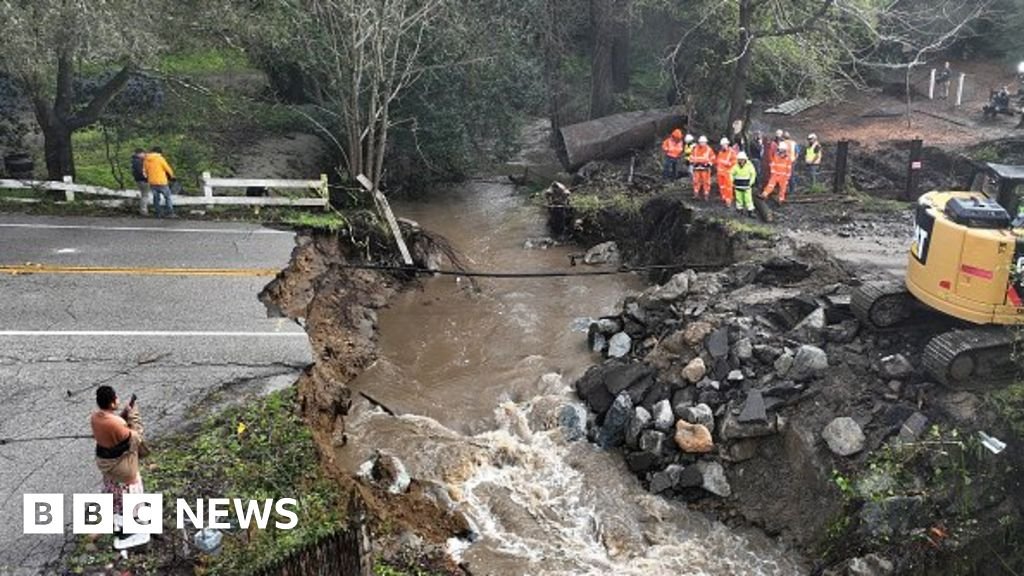 'Pineapple Express' winter storm pummels California