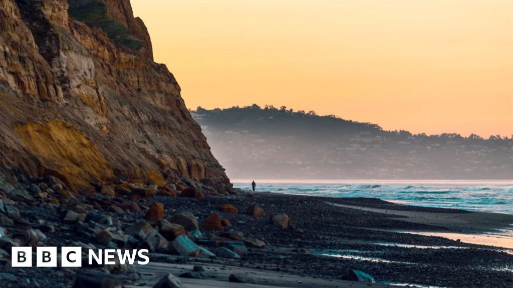 San Diego: Eight dead after boats, possibly used for people smuggling, capsize