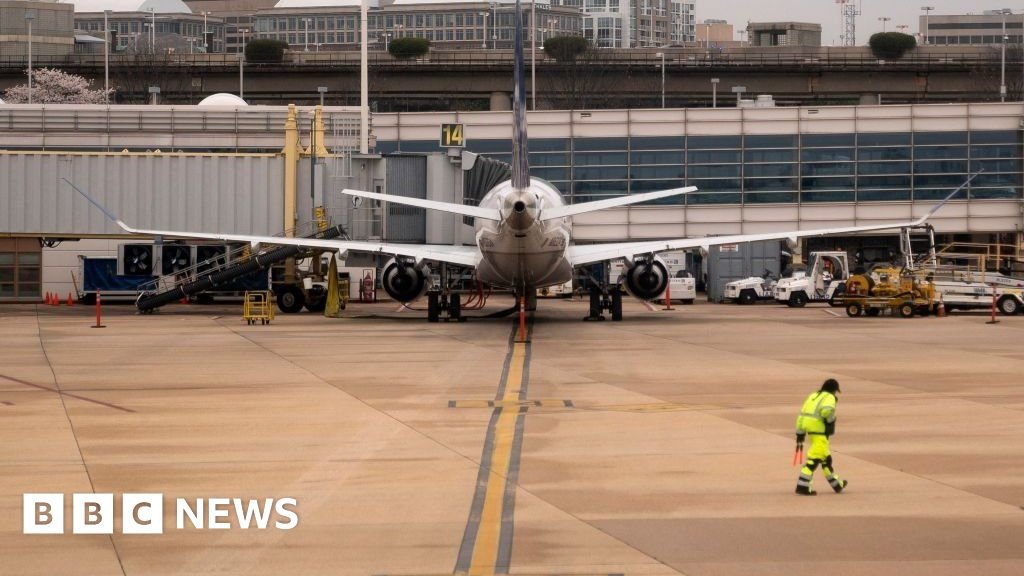 Officials investigate latest close call at US airport
