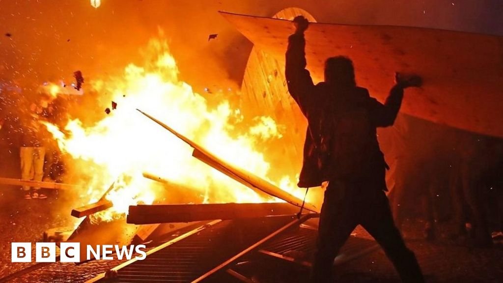 Violence erupts in Paris as pension protests continue