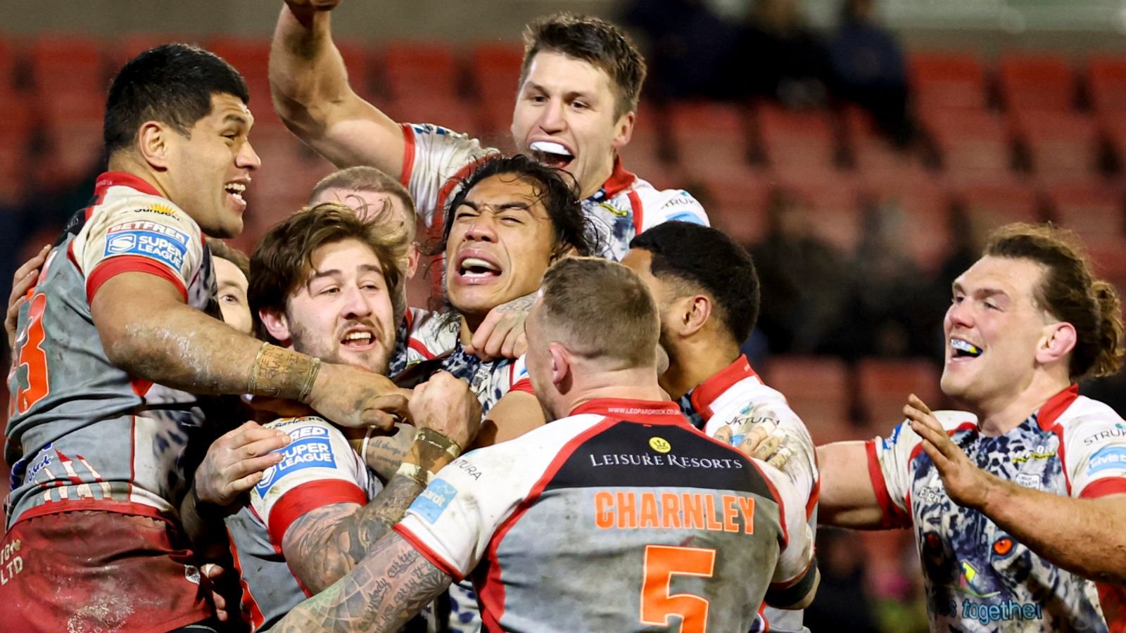 Super League: Leigh stun St Helens | Castleford beaten | Wolves edge out Hull KR | Wakefield continue to fire blanks