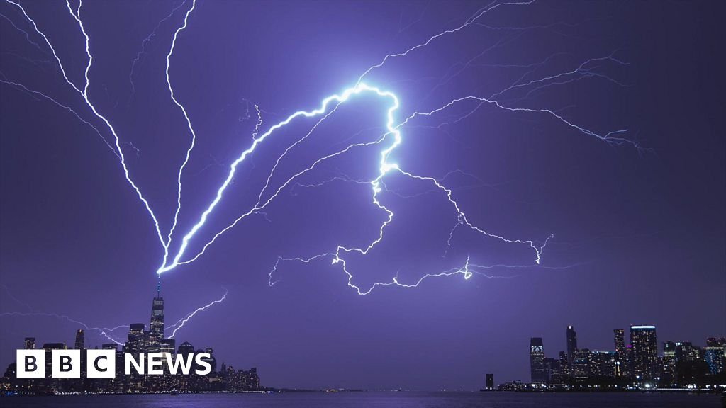 Watch stunning EarthCam clip of NYC lightning strike