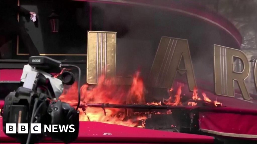 Watch: One of Macron's favourite cafes in flames