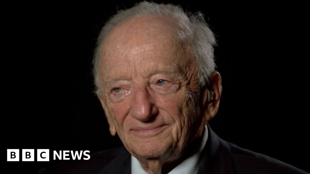 Ben Ferencz: Last surviving Nuremberg prosecutor dies, aged 103