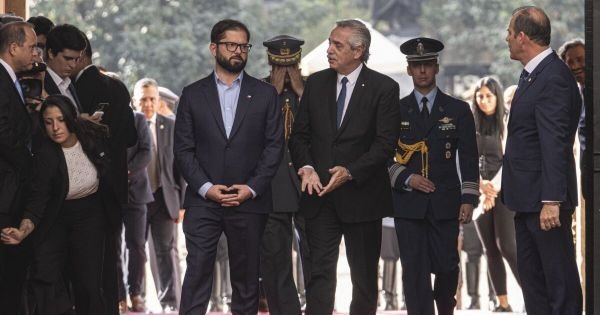 Presidents Fernández and Boric discuss regional agenda