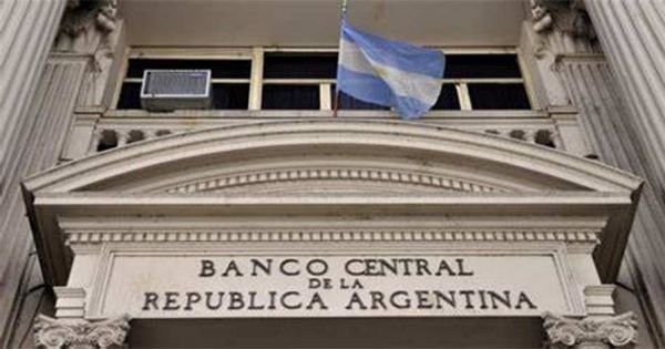 Argentina imposes more impediments to foreign trade; Central bank desperately short of US dollars