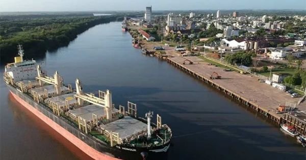 Argentina to keep collecting Paraná Waterway toll, FM says