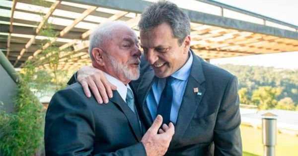 Massa announces measures for the poorest leading up to the elections