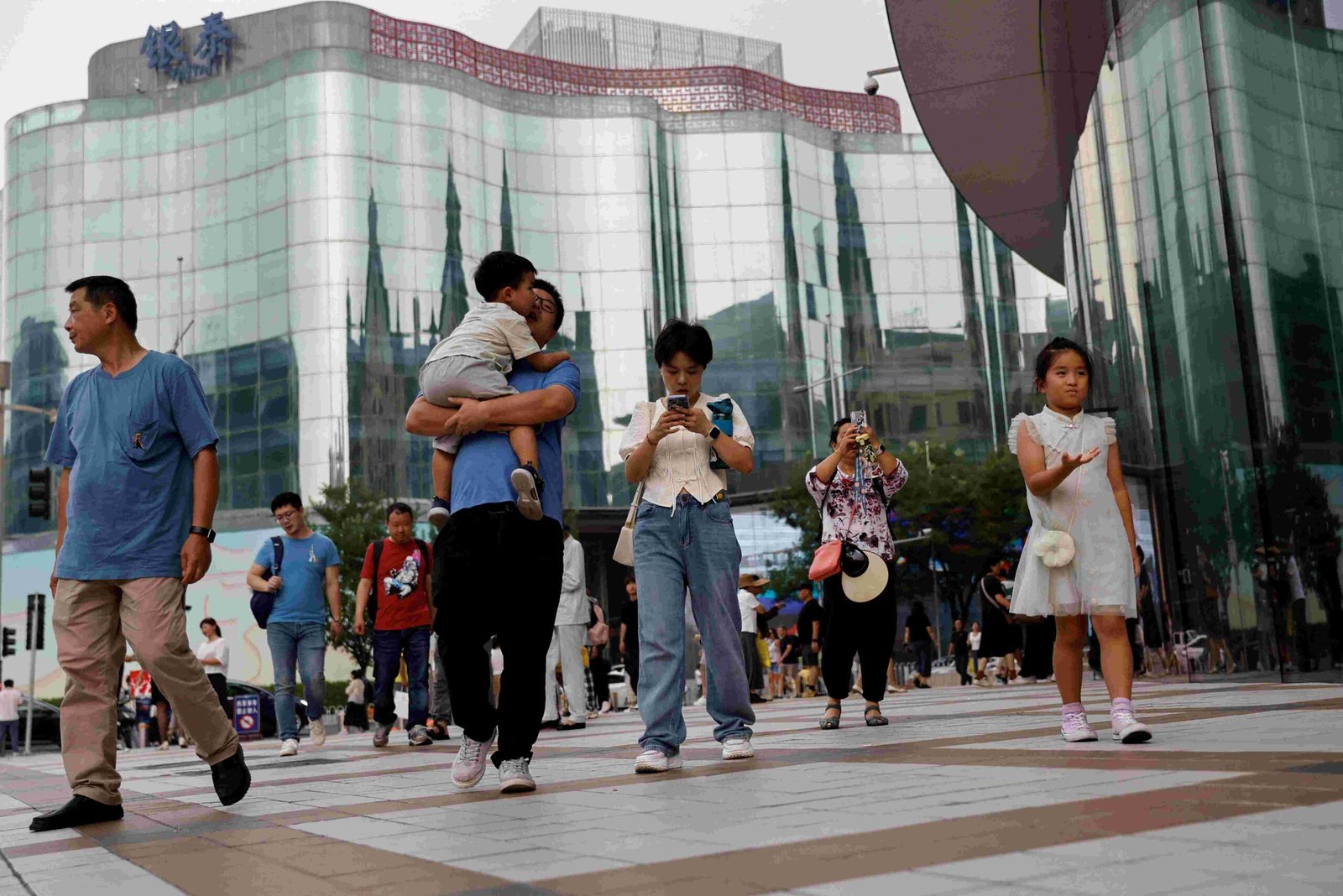 China to choose fiscal muscle over big reforms to revive economy | Reuters News Agency