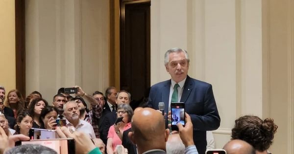 Alberto Fernández says goodbye to Casa Rosada staff